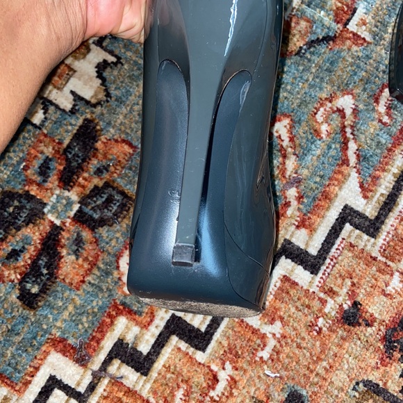 Gucci Dark Grey patent leather platform heels - Picture 3 of 6